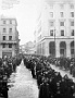 31 gennaio 1943 nel pieno della II Guerra Mondiale - processione penitenziale dei fedeli verso la Basilica del Santo passando per piazza Insurrezione (Cinzia Bolla)